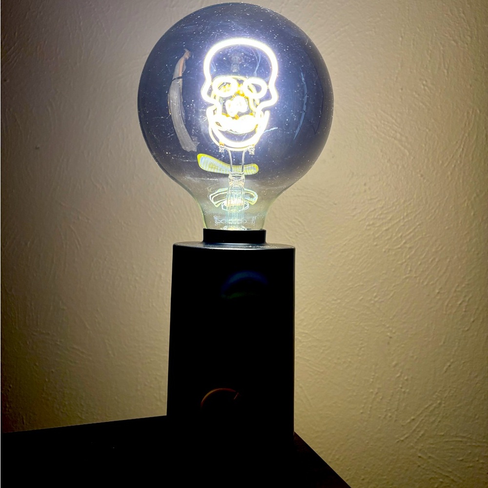 LED Neon Skull Desktop Lamp